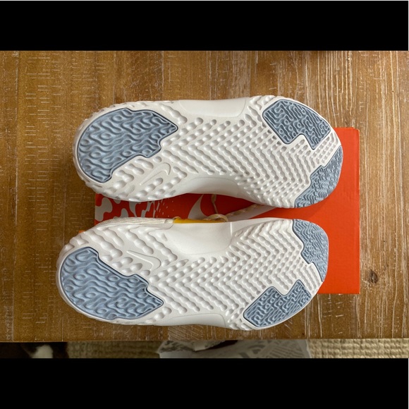 Nike Training Shoes - Picture 3 of 6